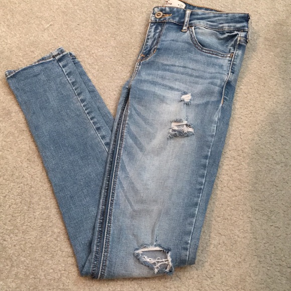 Hollister Denim - Hollister light-wash ripped jeans Hollister Denim - Hollister light-wash ripped jeans